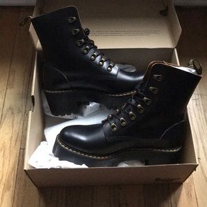 Dr. Martens Leona Size 8 Black